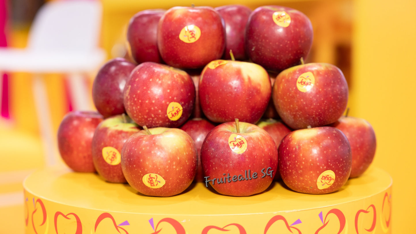 Apple - Joya Red Crisp Apples | South Africa