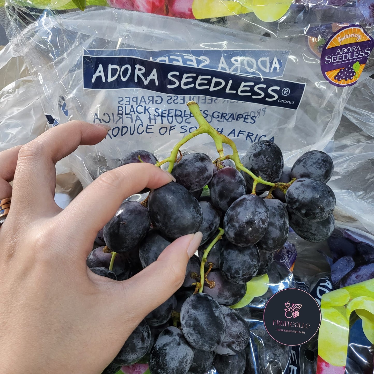Grapes - Black Seedless [Adora®] | USA